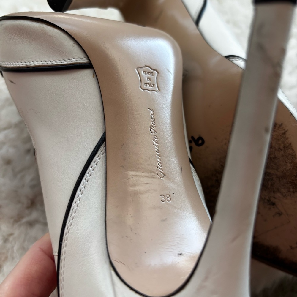 Gianvito Rossi White and Black Heels scalloped bonnie western stilettos - Picture 13 of 13